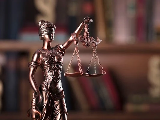 Holmes Law LLC