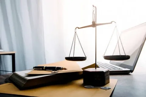 Larson Latham Huettl Attorneys